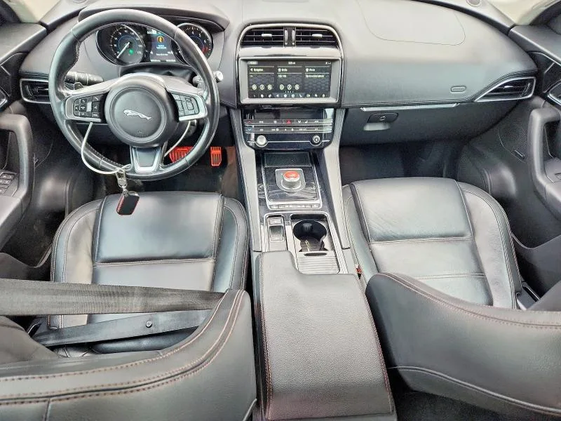 SADCK2GX5KA392688 — 2019 JAGUAR F-PACE photo 8
