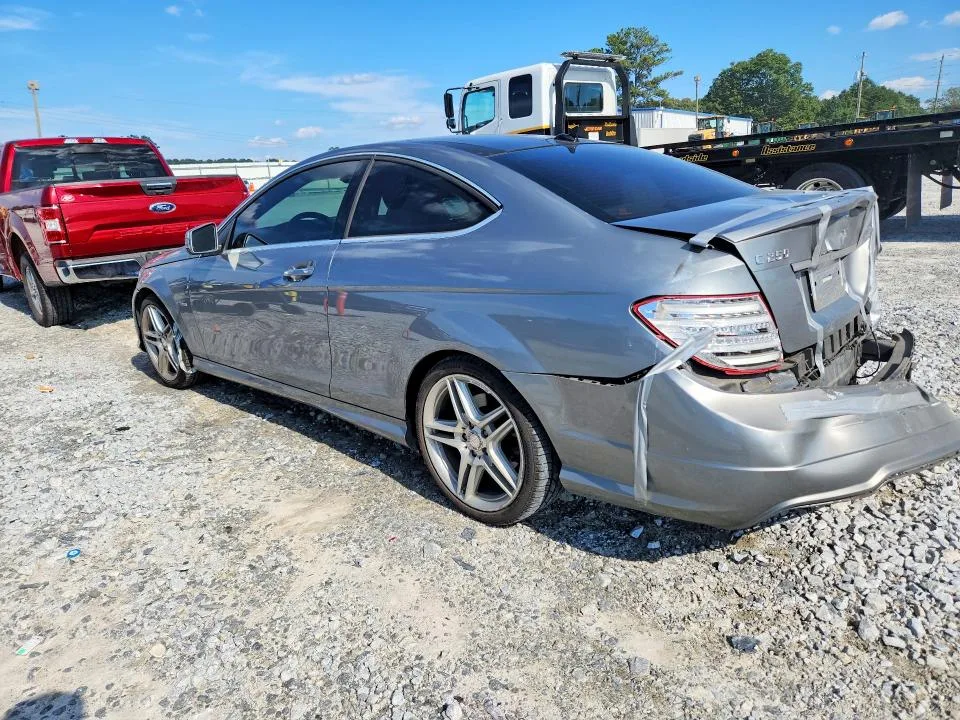 WDDGJ4HB0CF775169 — 2012 MERCEDES-BENZ C photo 2