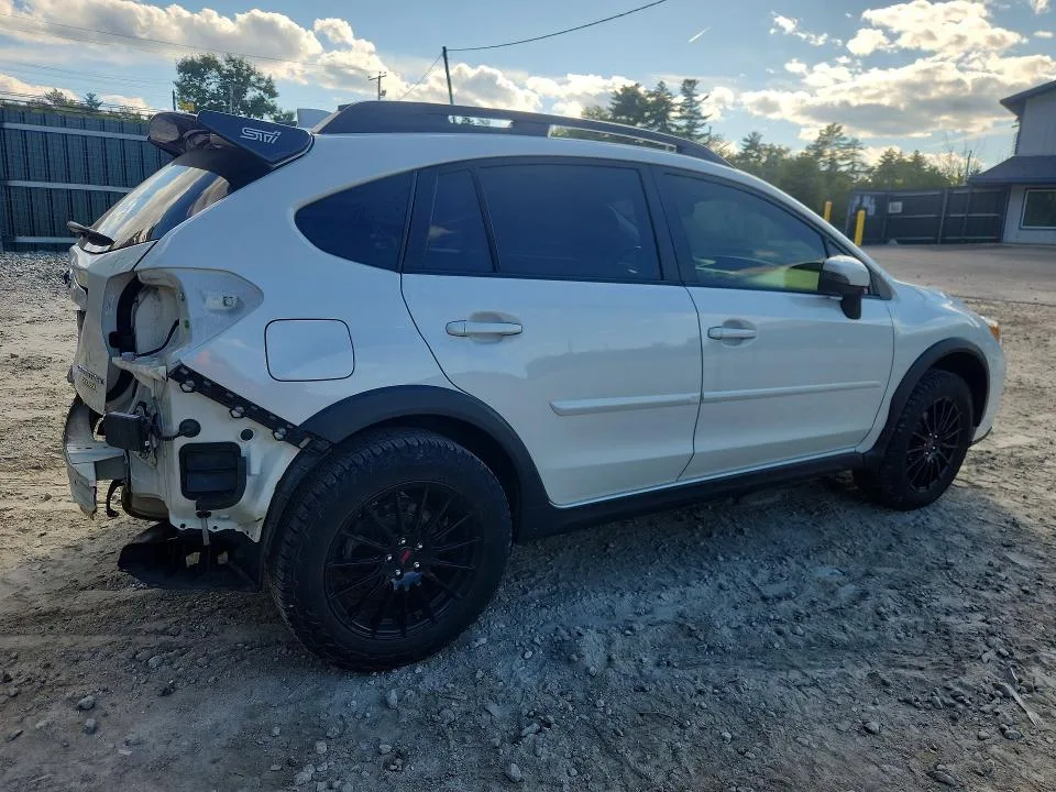 JF2GPANCXH8222370 — 2017 SUBARU CROSSTREK photo 3