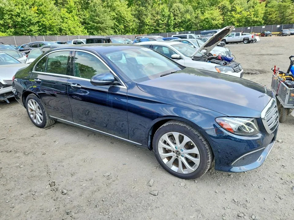 WDDZF4KB1JA365414 — 2018 MERCEDES-BENZ E photo 4