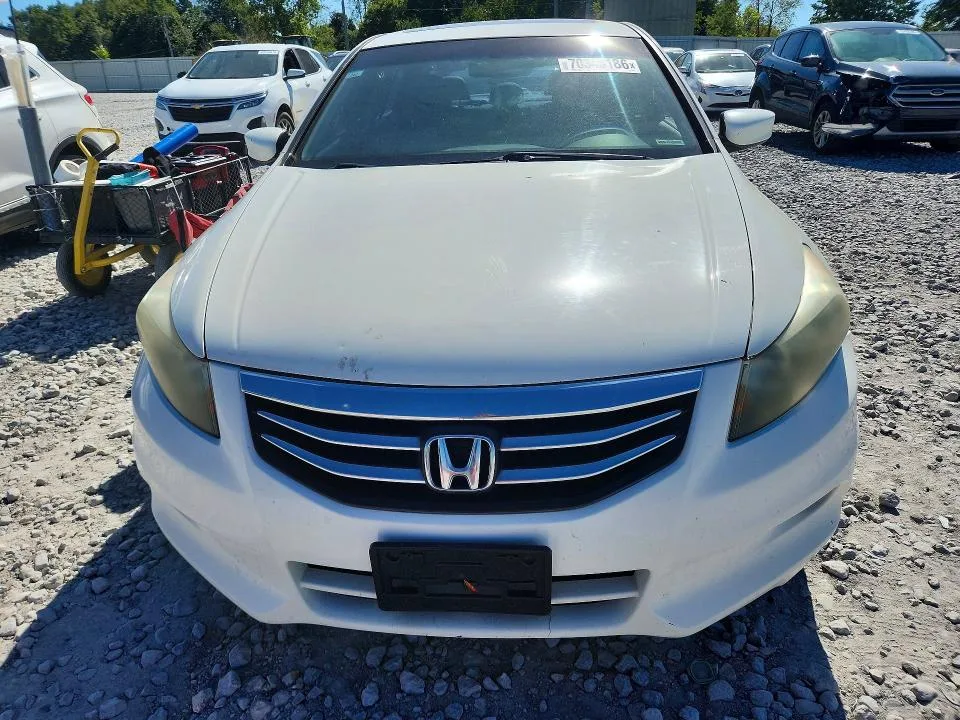 1HGCP3F86BA800520 — 2011 HONDA ACCORD photo 5