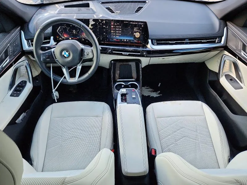 WBX73EF05T5422639 — 2026 BMW X1 photo 8