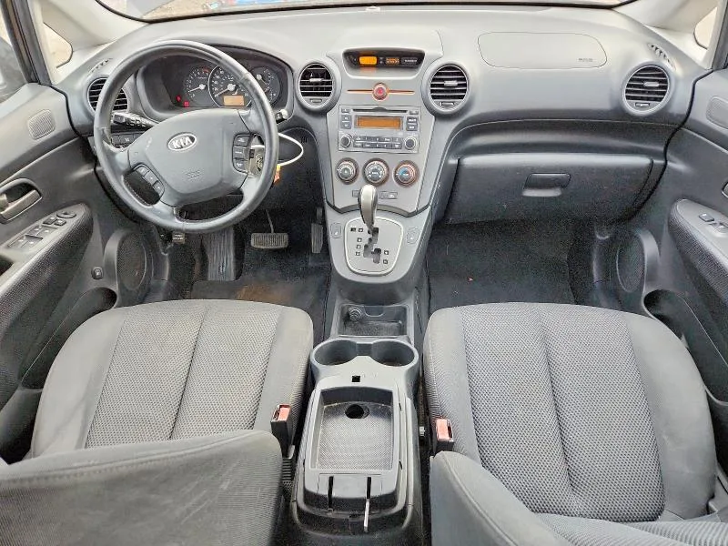 KNAFG526987148068 — 2008 KIA RONDO photo 8