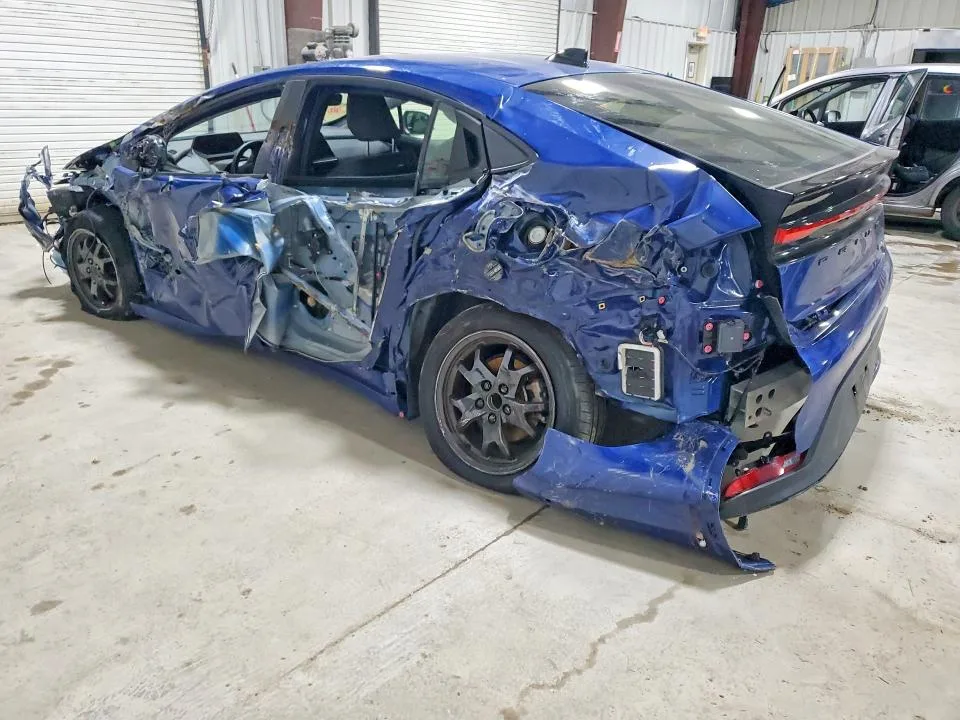 JTDACAAU5T3067764 — 2026 TOYOTA PRIUS photo 2