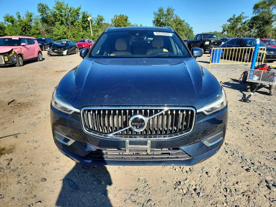 YV4102RL1J1043042 — 2018 VOLVO XC60 photo 5