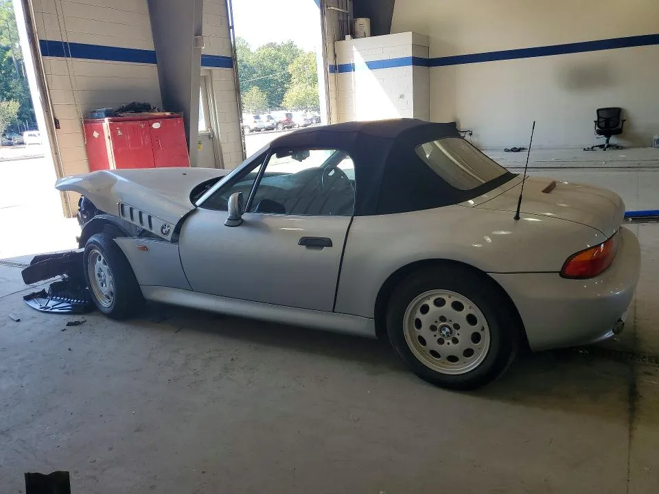 WBACH72090LD12912 — 1999 BMW Z3 photo 2