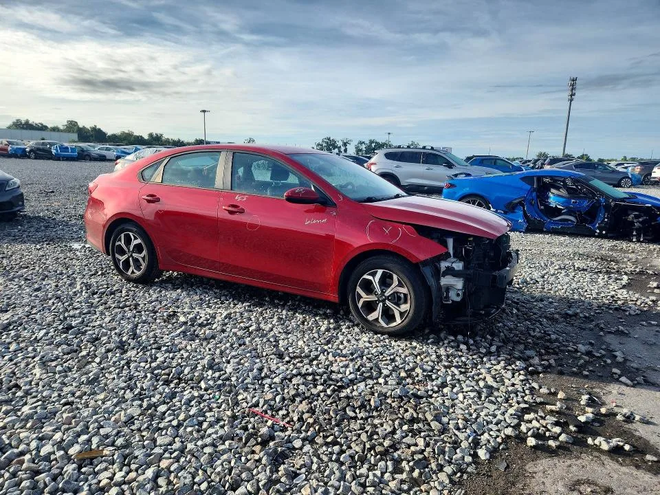 3KPF24ADXME326074 — 2021 KIA FORTE photo 4