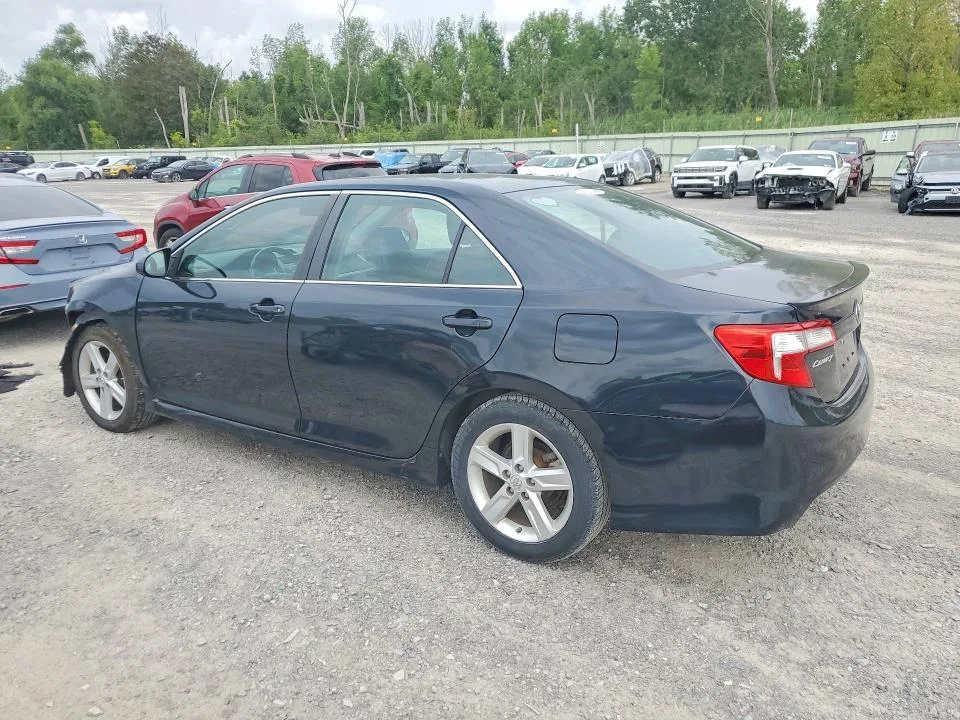 4T1BF1FK1EU407097 — 2014 TOYOTA CAMRY photo 2
