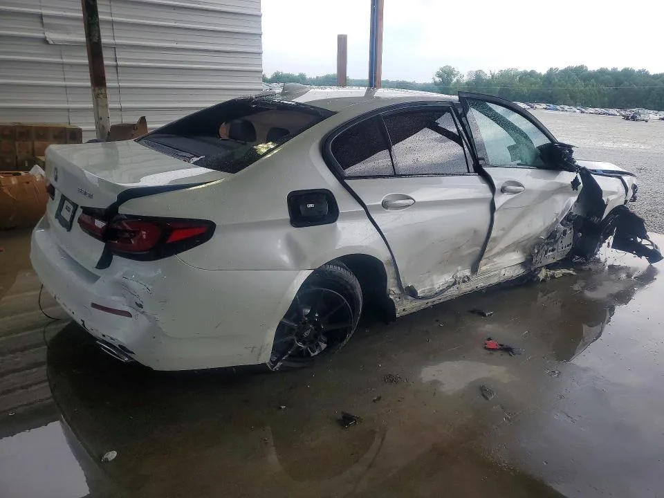 WBA53BH04MWX29485 — 2021 BMW 530 photo 3