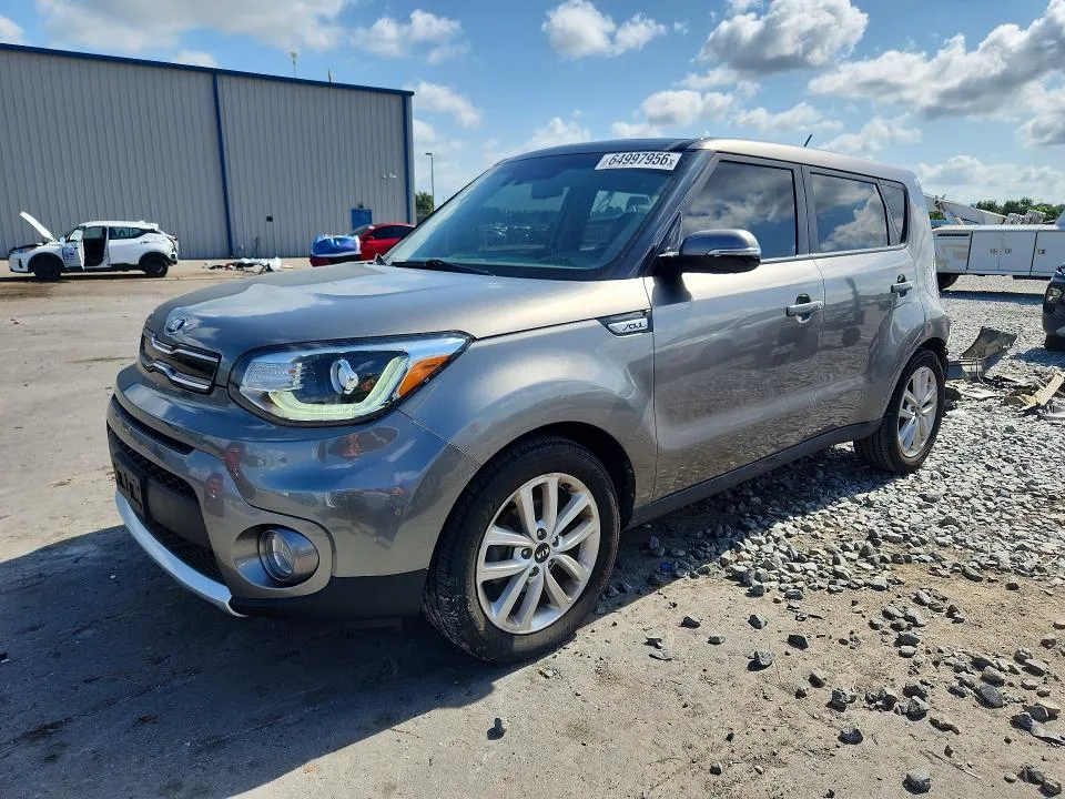 KNDJP3A58J7613522 — 2018 KIA SOUL