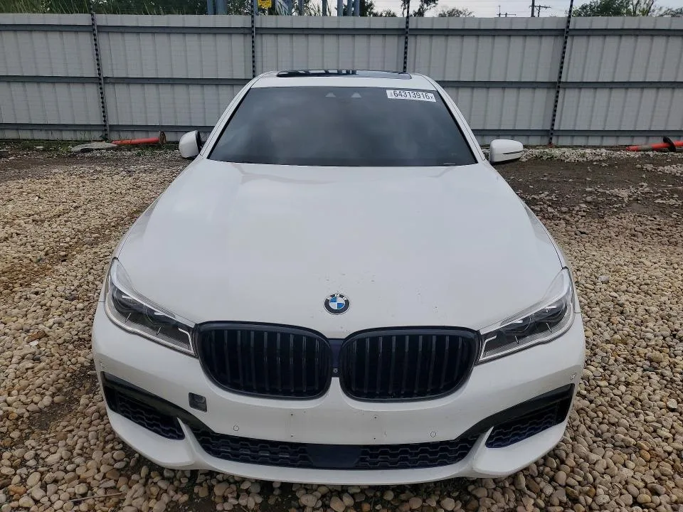 WBA7F2C59JB238416 — 2018 BMW 750 photo 5