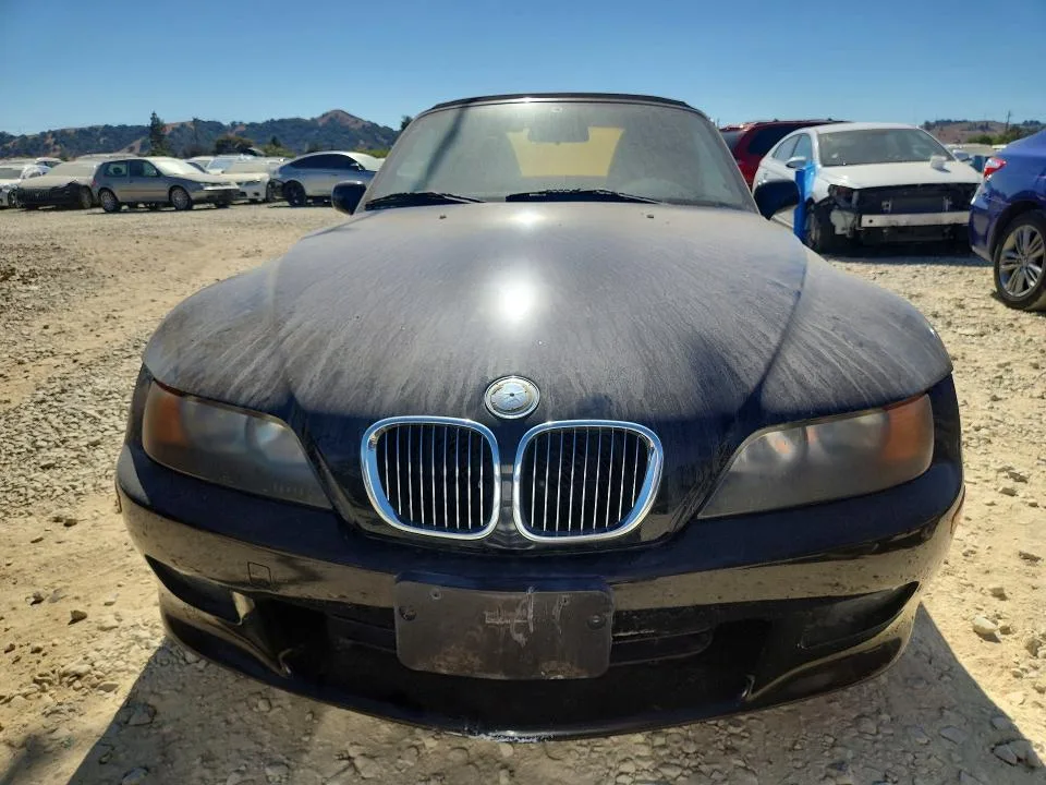 4USCJ333XWLC16007 — 1998 BMW Z3 photo 5
