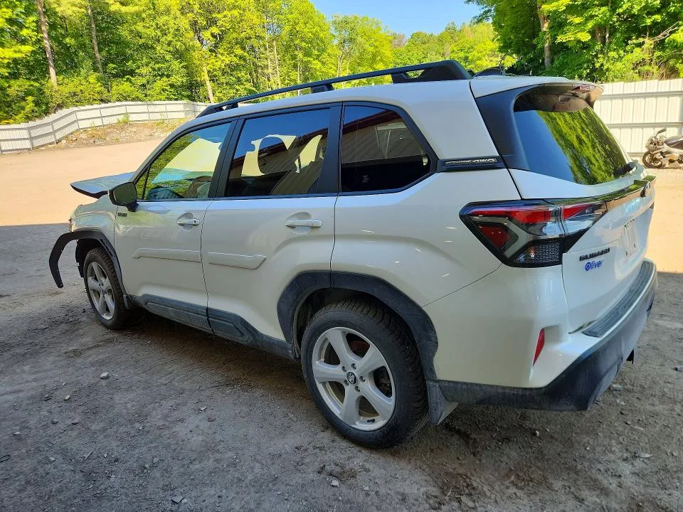 JF2SLSED3SH403080 — 2025 SUBARU FORESTER photo 2