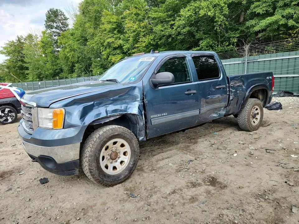 1GT120CG4CF221755 — 2012 GMC SIERRA photo 1