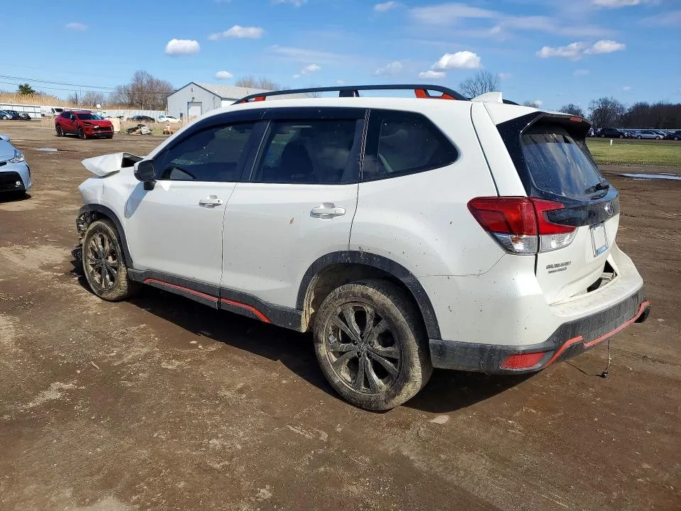 JF2SKAPCXKH500181 — 2019 SUBARU FORESTER photo 3