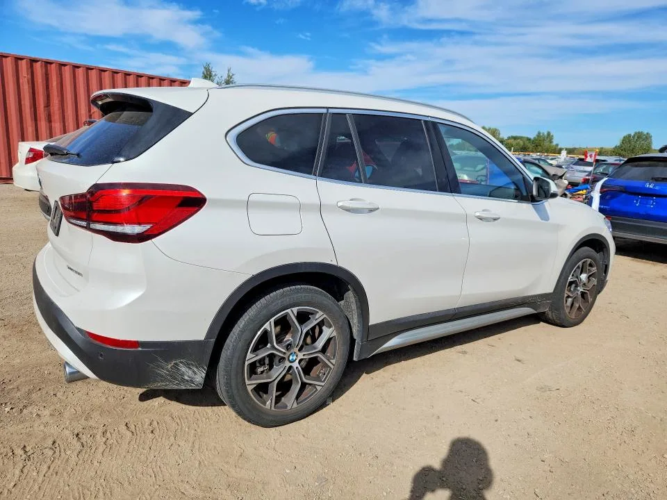 WBXJG9C0XL5R27159 — 2020 BMW X1 photo 3