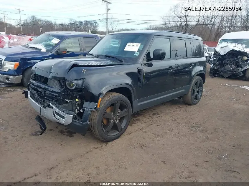 SALEJ7EX7R2285954 — 2024 LAND ROVER Defender photo 3