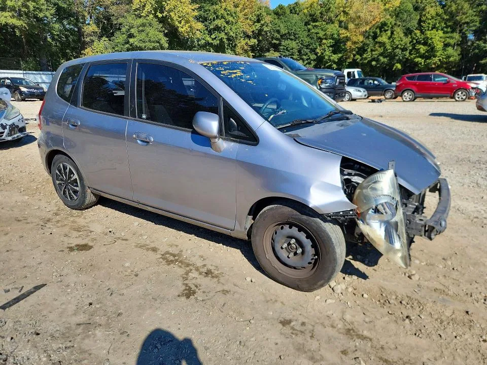 JHMGD38458S010355 — 2008 HONDA FIT photo 4