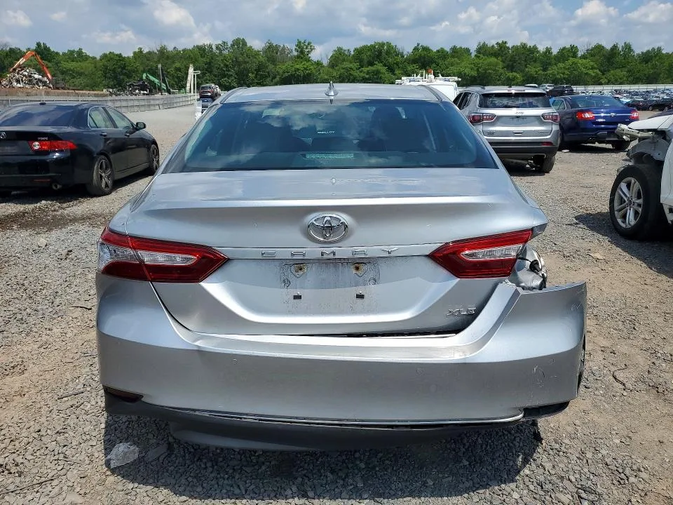 4T1B11HKXJU036981 — 2018 TOYOTA CAMRY photo 6