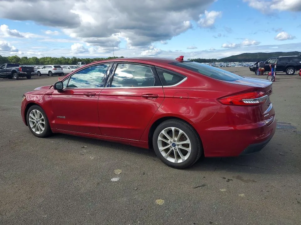 3FA6P0LU6KR111195 — 2019 FORD FUSION photo 2