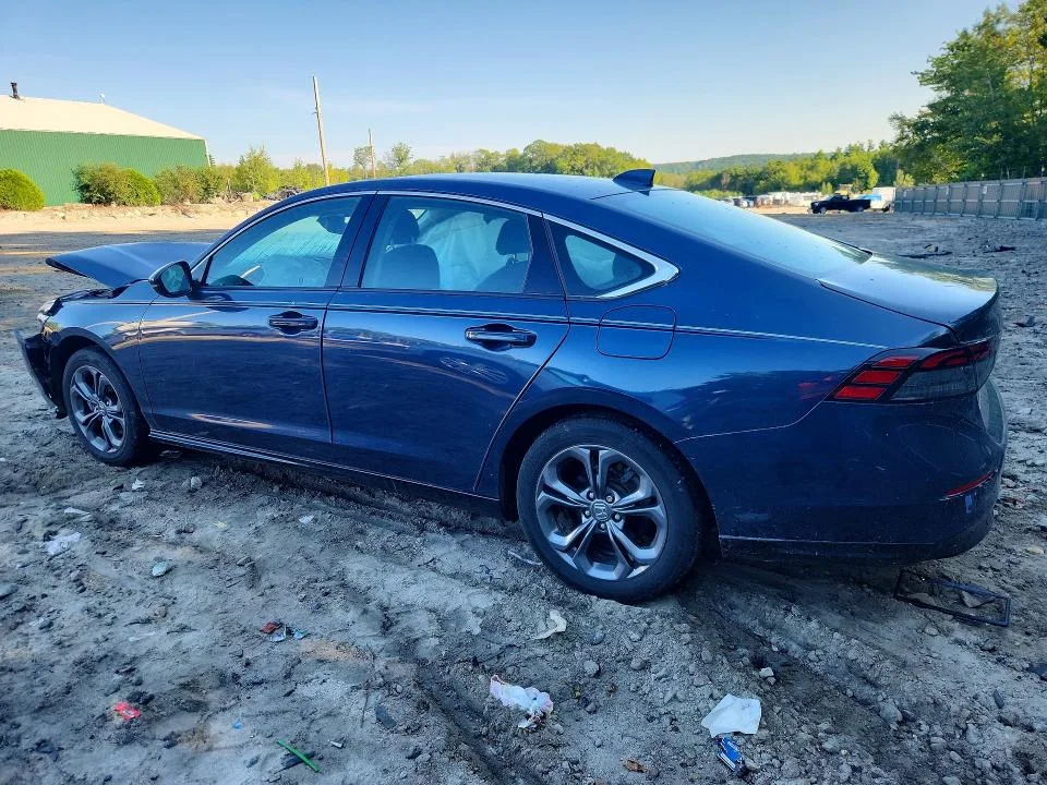 1HGCY2F6XRA033092 — 2024 HONDA ACCORD photo 2
