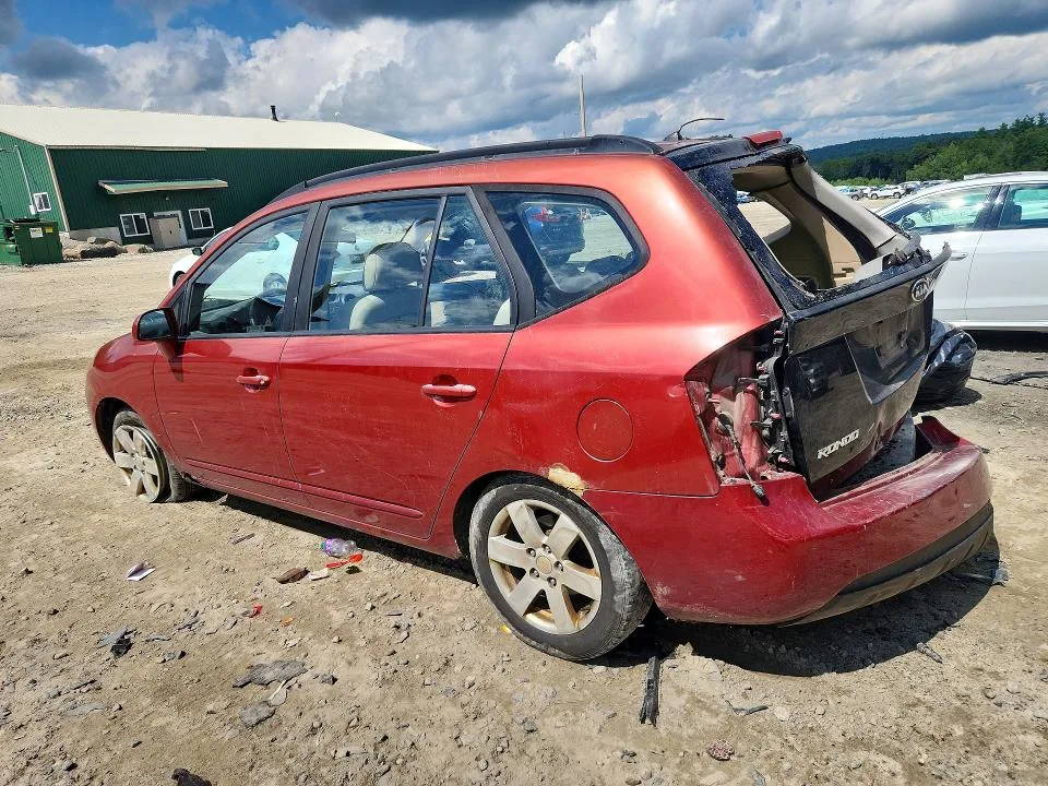 KNAFG526X87149231 — 2008 KIA RONDO photo 2