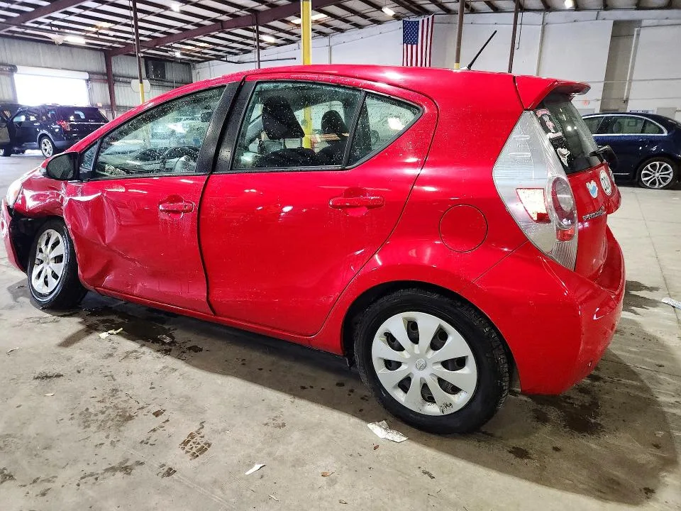 JTDKDTB32C1501055 — 2012 TOYOTA PRIUS C photo 2