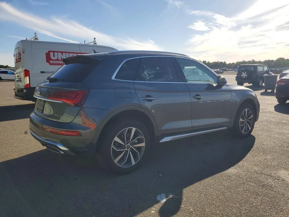 WA1EAAFY8R2050792 — 2024 AUDI Q5 photo 3