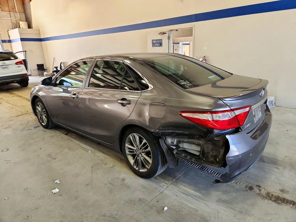 4T1BF1FK5GU596193 — 2016 TOYOTA CAMRY photo 2