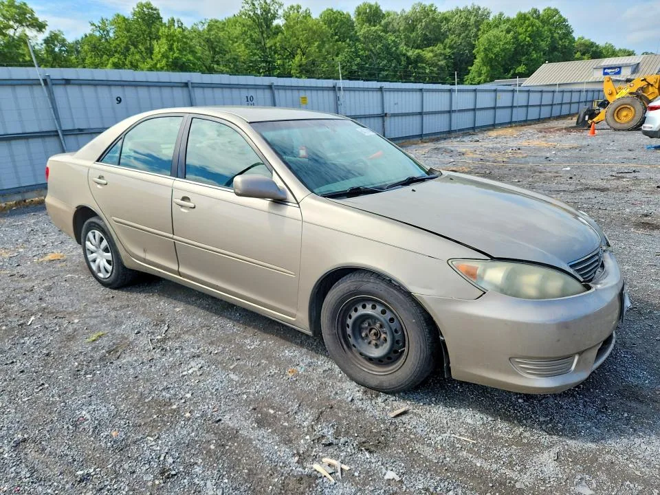 4T1BE32K05U062696 — 2005 TOYOTA CAMRY photo 4