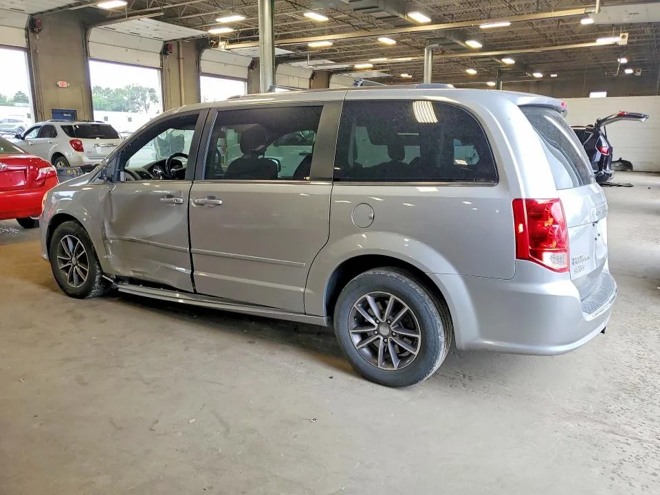2C4RDGCGXHR799915 — 2017 DODGE GRAND CARAVAN photo 2
