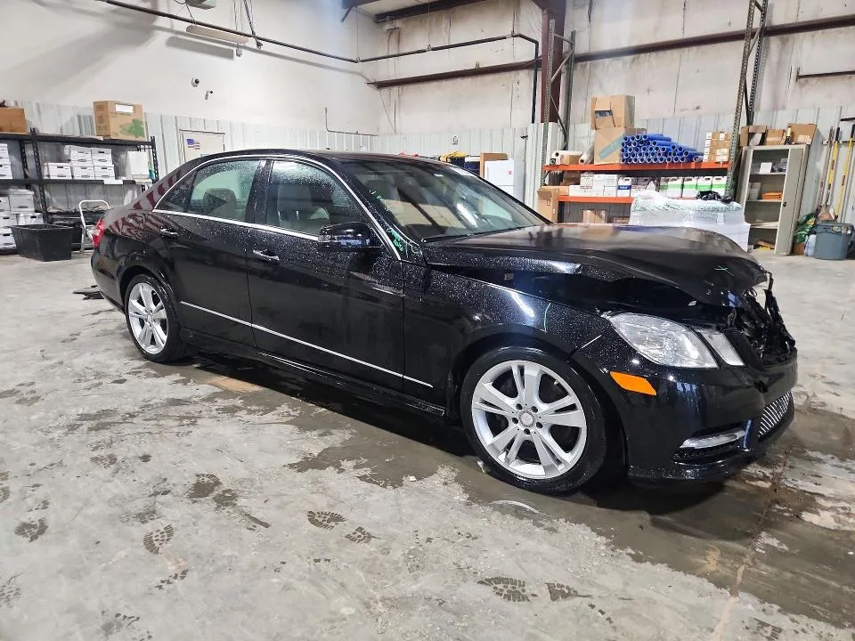 WDDHF5KBXDA666687 — 2013 MERCEDES-BENZ E photo 4