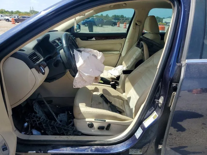 1VWCN7A38CC105630 — 2012 VOLKSWAGEN PASSAT photo 7