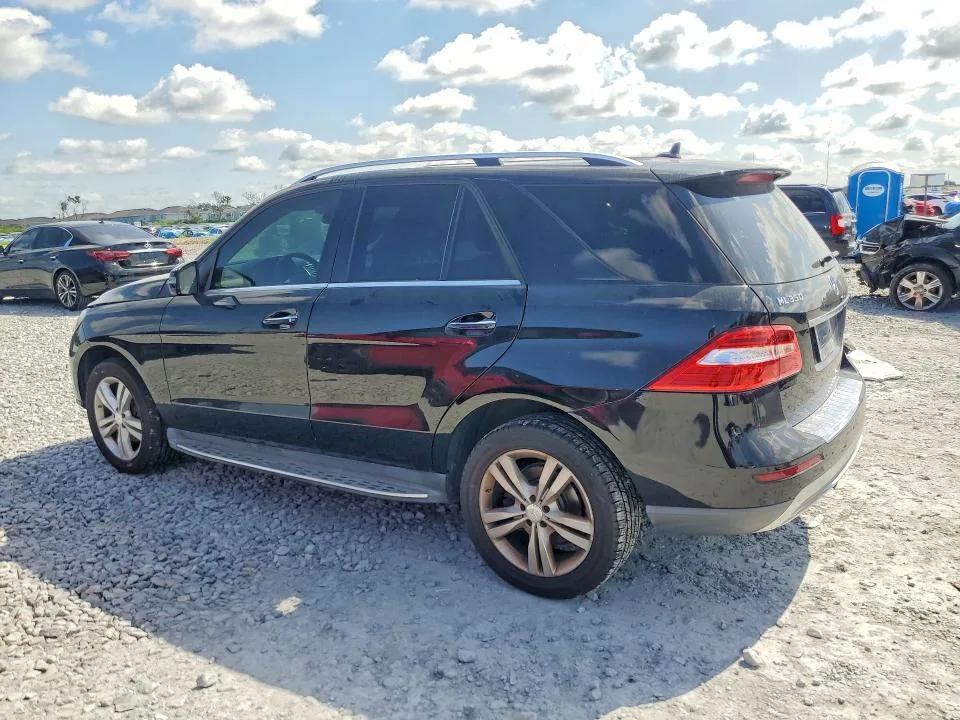 4JGDA2EB2DA216383 — 2013 MERCEDES-BENZ ML photo 2