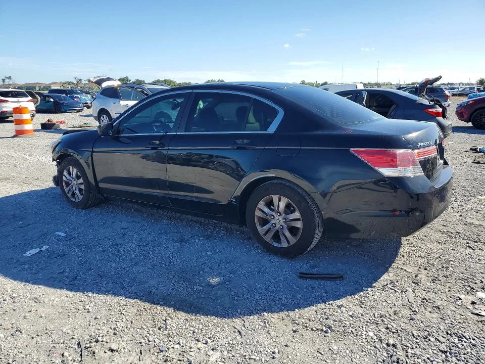 1HGCP2F63CA207370 — 2012 HONDA ACCORD photo 2