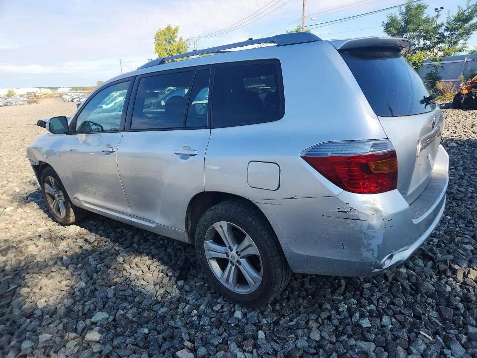 5TDEK3EH8AS002030 — 2010 TOYOTA HIGHLANDER photo 2
