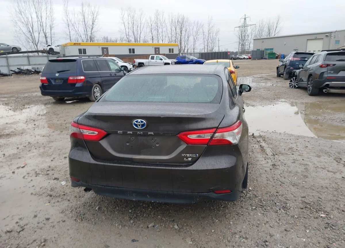 4T1B31HKXJU001786 — 2018 TOYOTA Camry photo 3