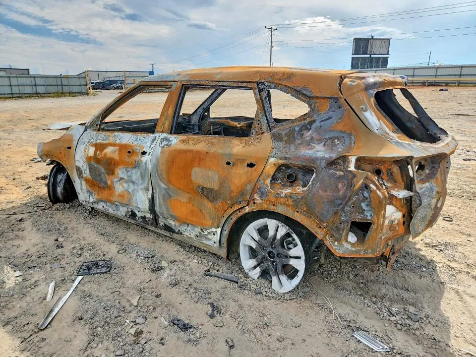 KNDEPCAA9N7268408 — 2022 KIA SELTOS photo 2