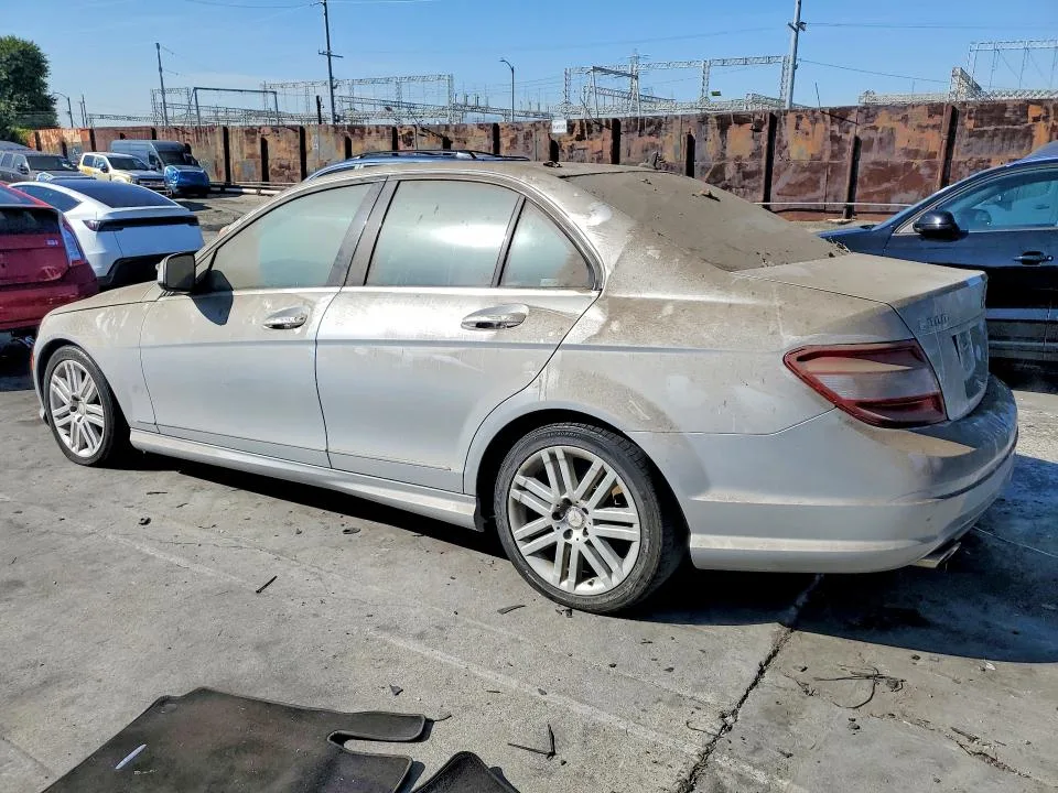 WDDGF54X98F032817 — 2008 MERCEDES-BENZ C-CLASS photo 2