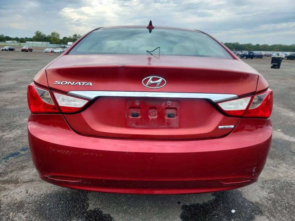 5NPEC4AC9BH280956 — 2011 HYUNDAI SONATA photo 6