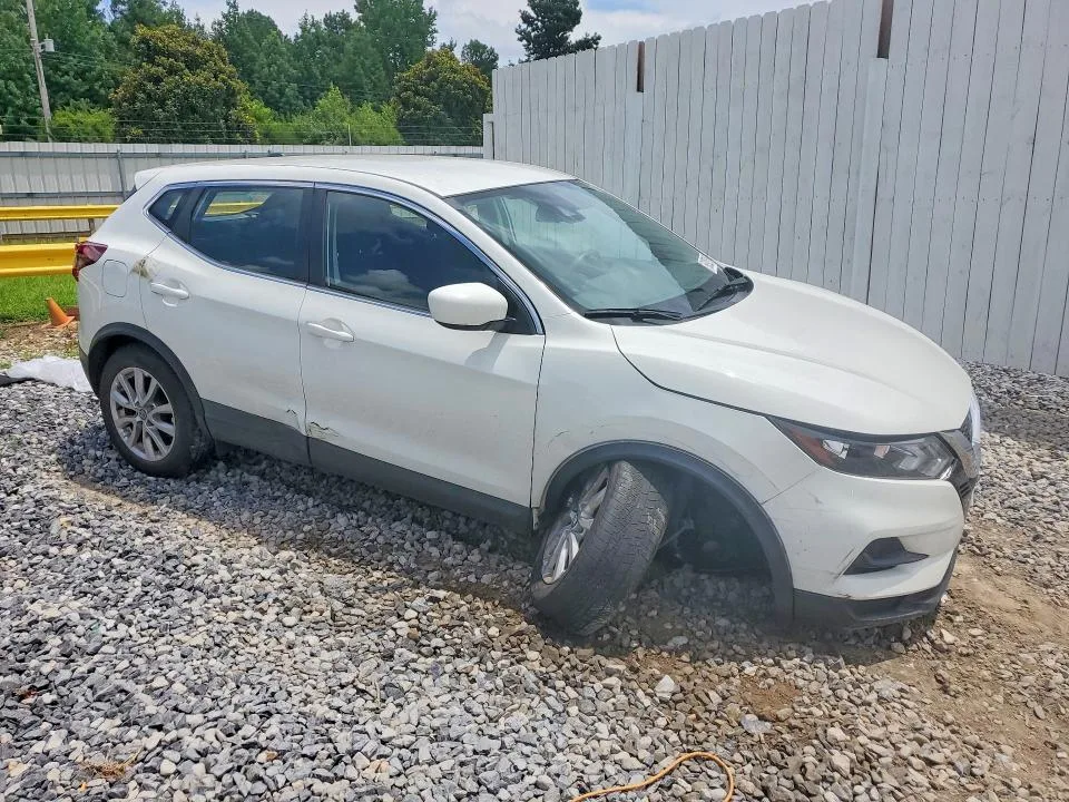 JN1BJ1AV9MW308599 — 2021 NISSAN ROGUE SPORT photo 4