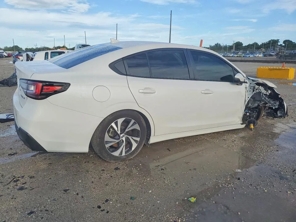 4S3BWAD64S3002833 — 2025 SUBARU LEGACY photo 3