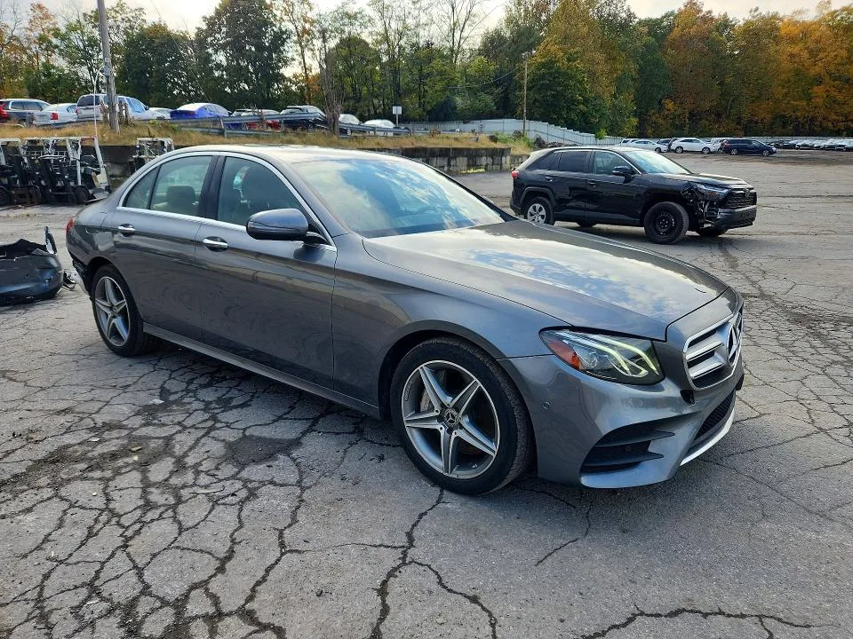WDDZF4KB9JA444586 — 2018 MERCEDES-BENZ E photo 4