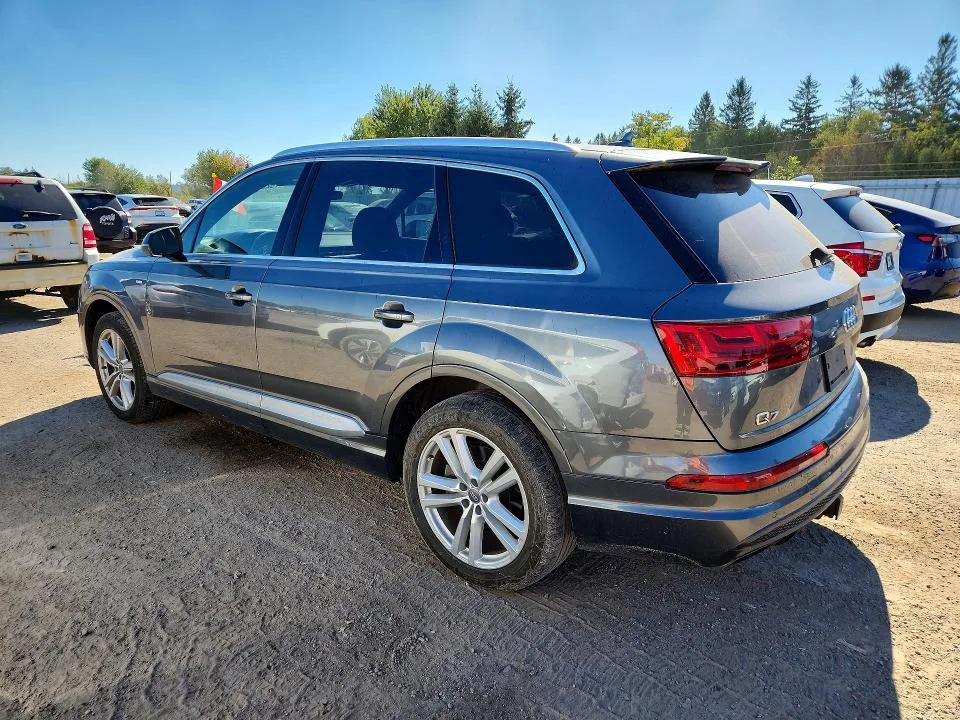 WA1WAAF78HD010808 — 2017 AUDI Q7 photo 2