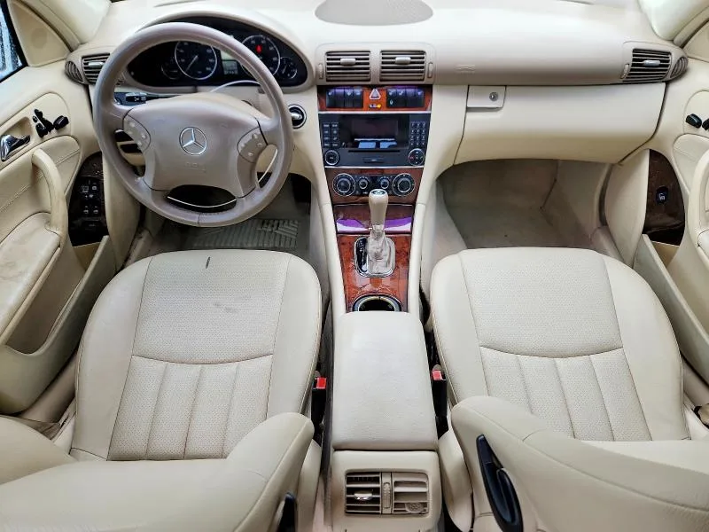 WDBRF92H57F876131 — 2007 MERCEDES-BENZ C photo 8