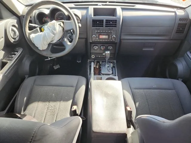 1D4PT4GK4BW605226 — 2011 DODGE NITRO photo 8