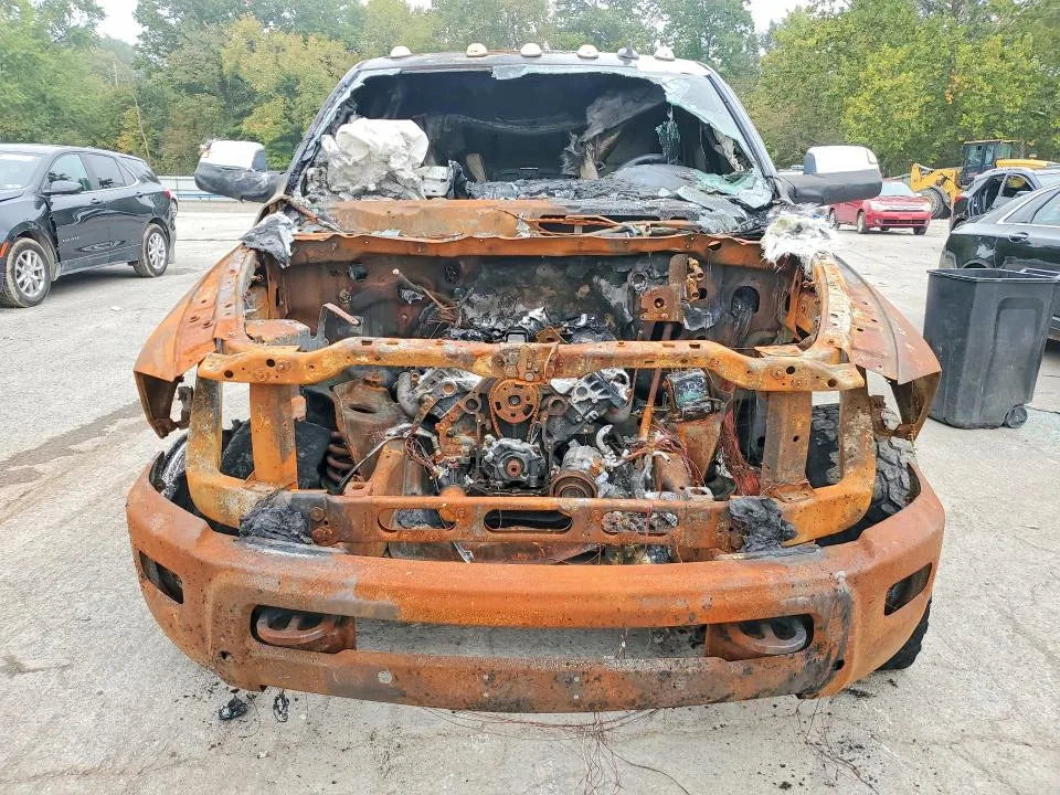 3C6UR5GJ7JG109739 — 2018 RAM 2500 photo 5
