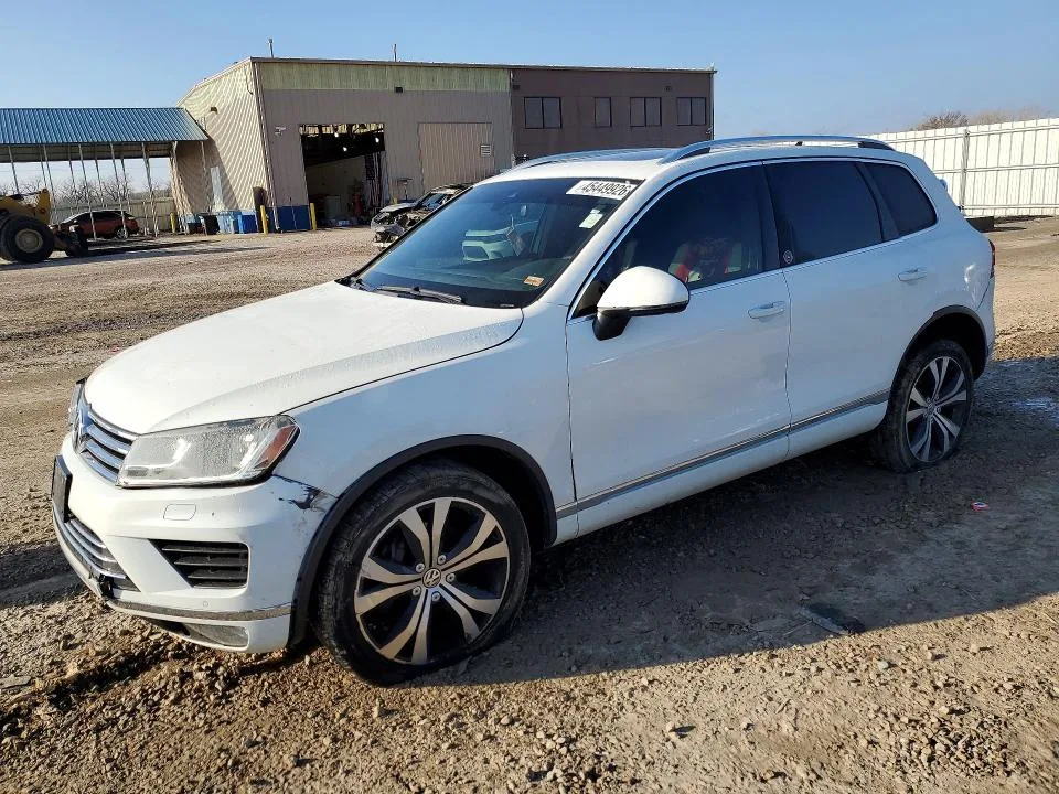 WVGRF7BPXHD004534 — 2017 VOLKSWAGEN TOUAREG