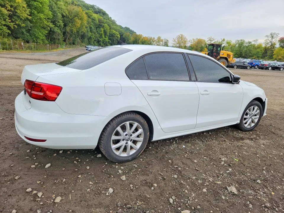 3VWD17AJ0FM261999 — 2015 VOLKSWAGEN JETTA photo 3