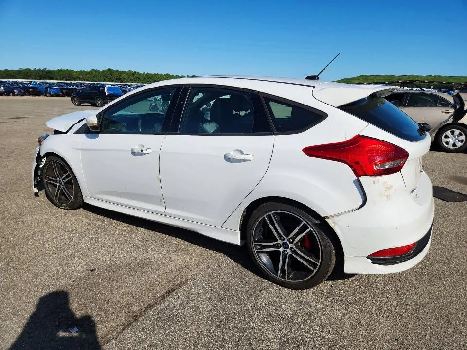 1FADP3L9XJL290973 — 2018 FORD FOCUS photo 2